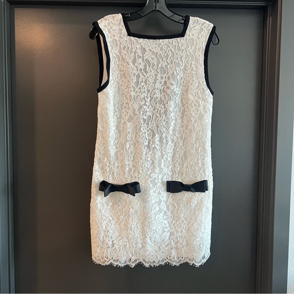 lace open back bodycon dress Lovely in lace and peek-a-boo back bodycon dress – Giuliana Boutique